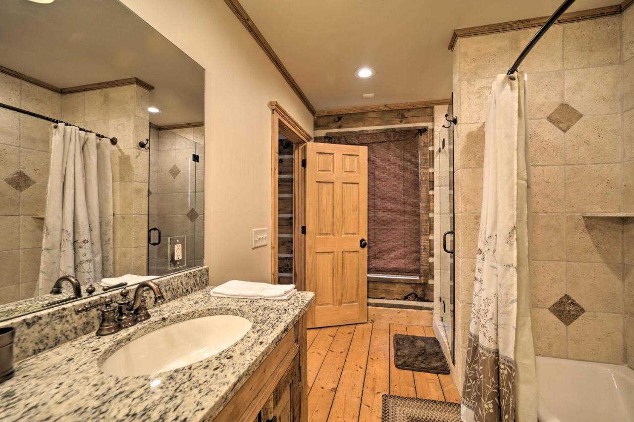 Luxury Cabin Rental In Franklin With Private Hot Tub Exterior photo